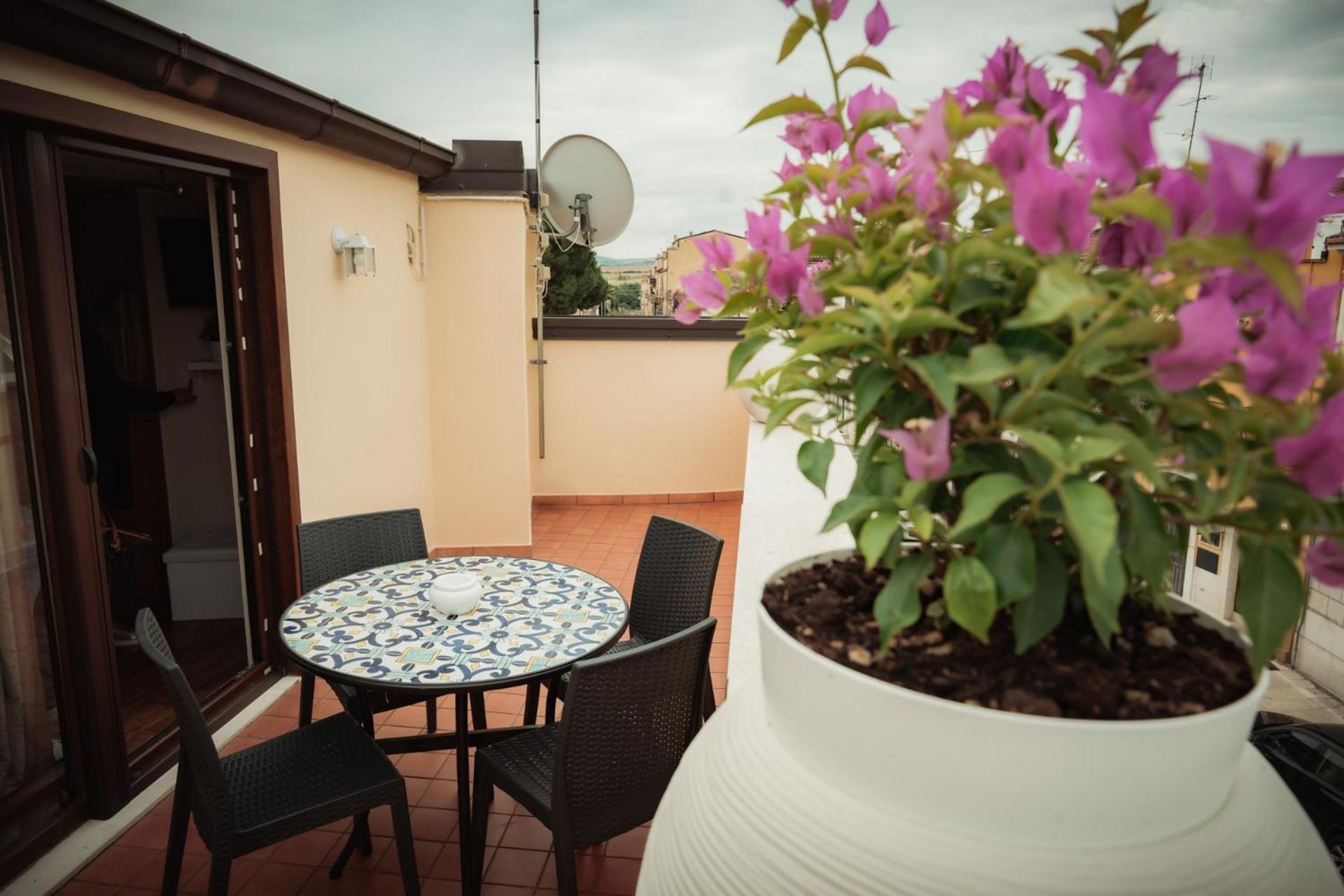 La Terrazza Dei Gemelli - Casa Vacanze Веноза Экстерьер фото